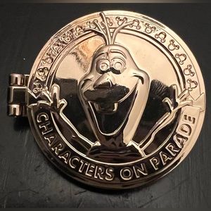 Disney Limited Edition Olaf Frozen Pin